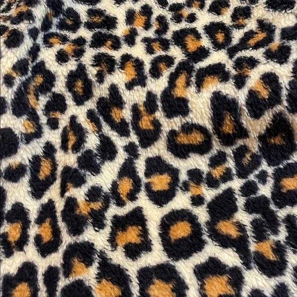 PJ SALVAGE Holiday Dreams Leopard Print Robe size Large